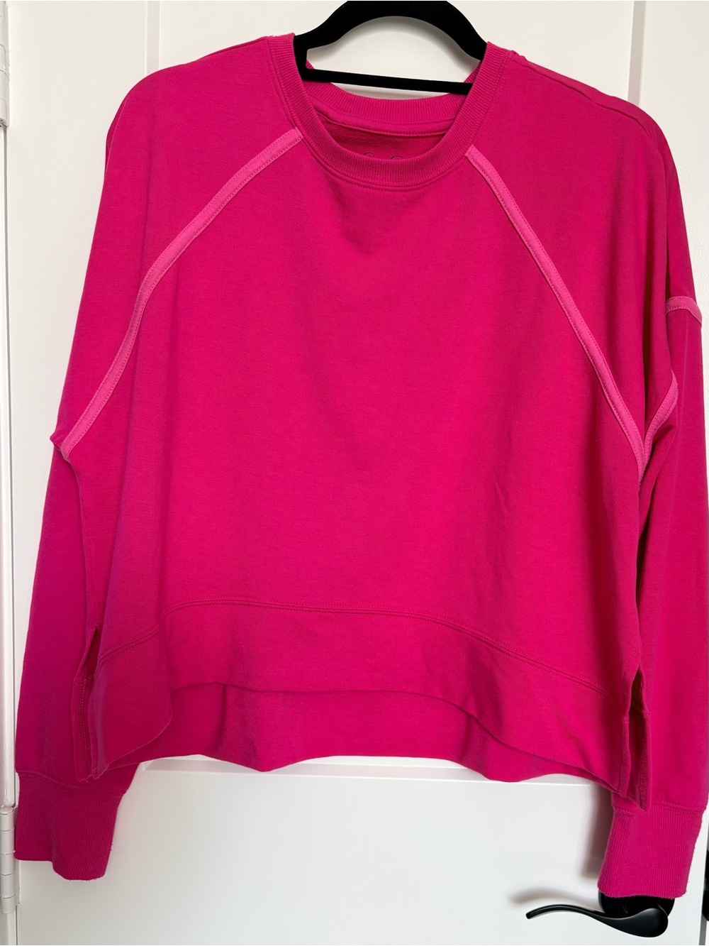 Jessica Simpson Women's Hot Pink Crewneck Pullover Sweatshirt M